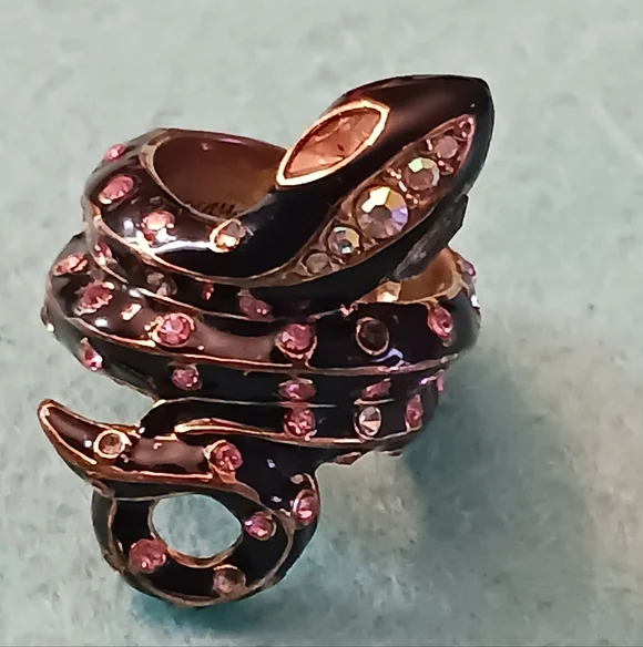 1 Early Betsey Johnson Ring, 2 Snakes Metal Snake Rings 1-1/4- 2in Long - Picture 11 of 14